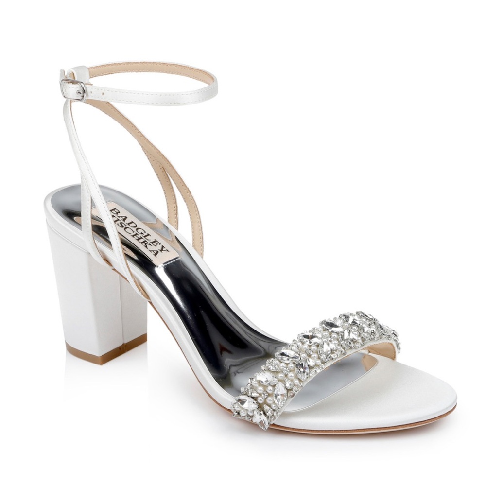 Badgley Mischka Nadine Soft White Block Heel Size 10